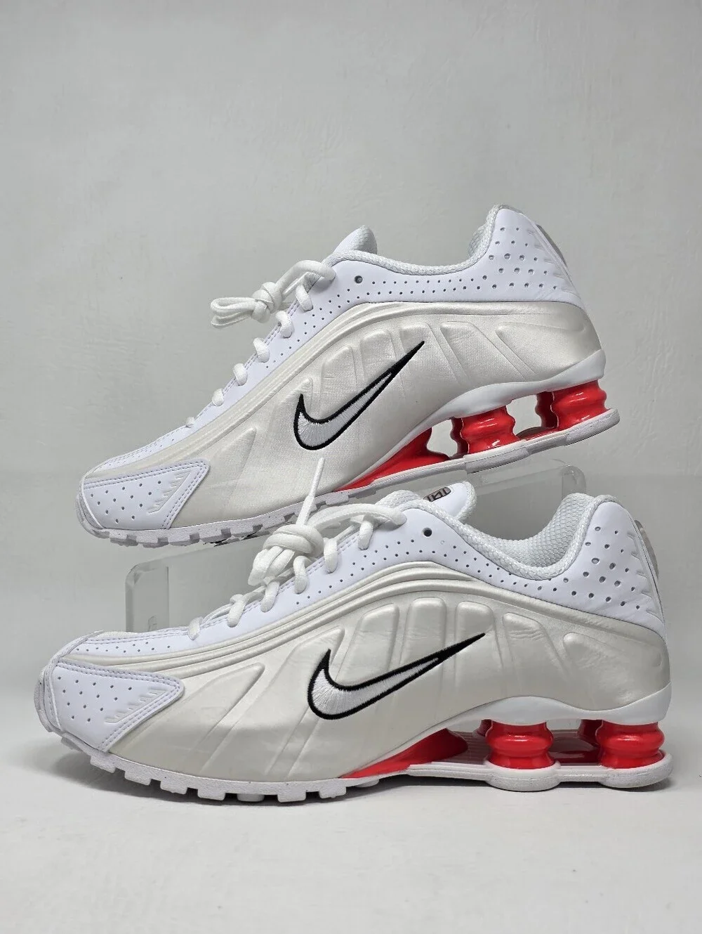 Nike Shox R4 AR3565-103 White Phantom Red Sneakers Women's Size 8.5 New